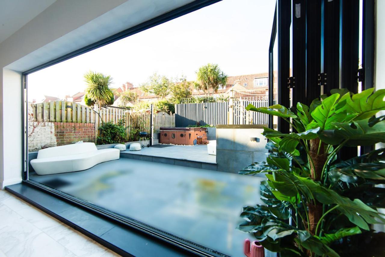 Rounton Villa By Maison Parfaite - Hot Tub - Sea Views - Parking Robin Hood's Bay Eksteriør billede